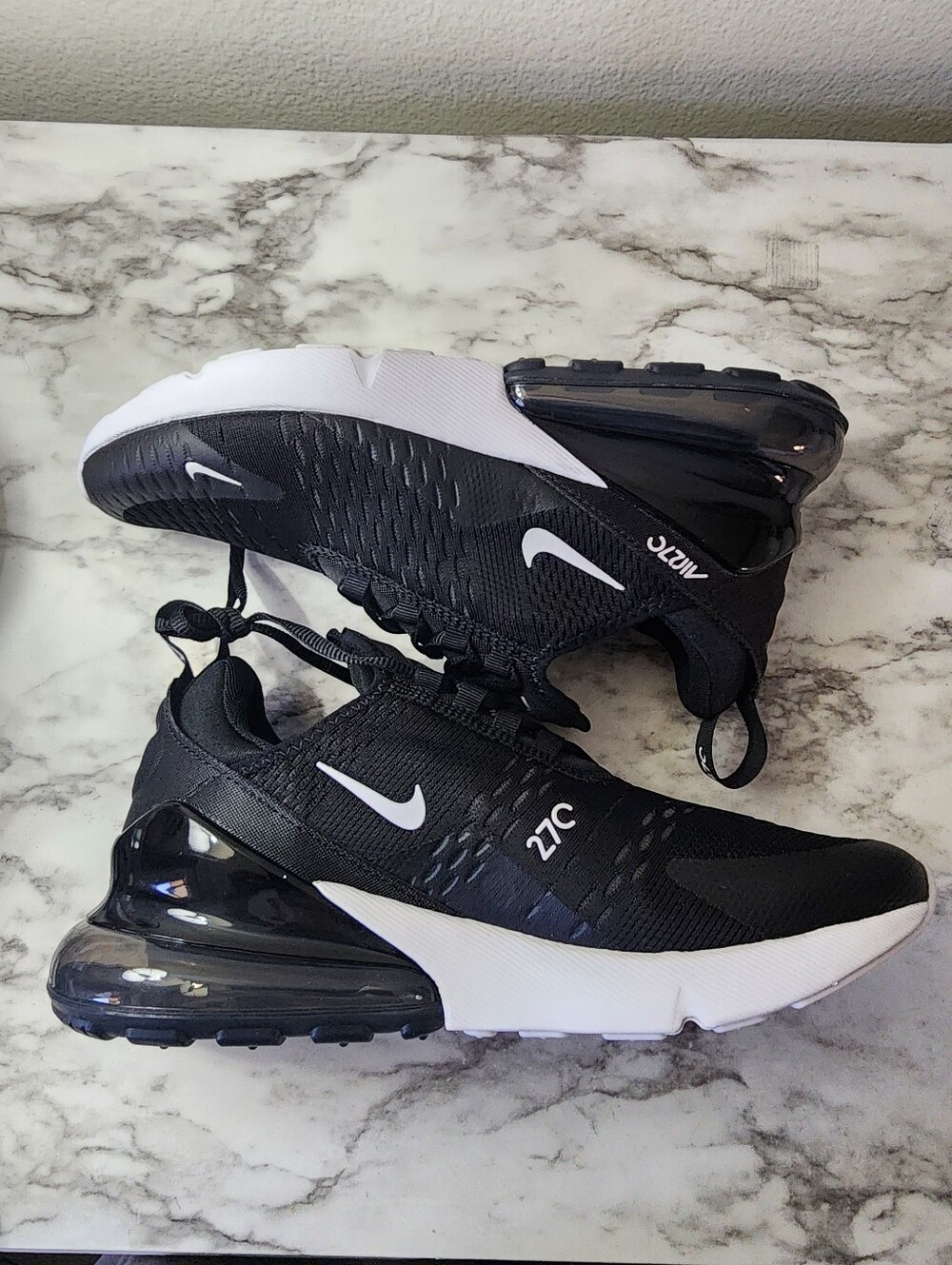Nike Air Max 270 Black & White Sneakers Sz 8.5